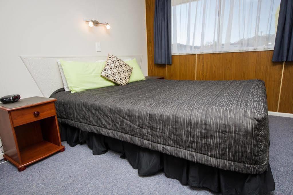 Peninsula Motel