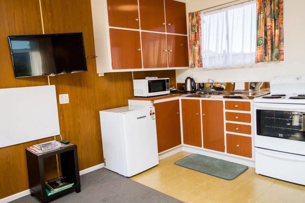 Peninsula Motel 3*